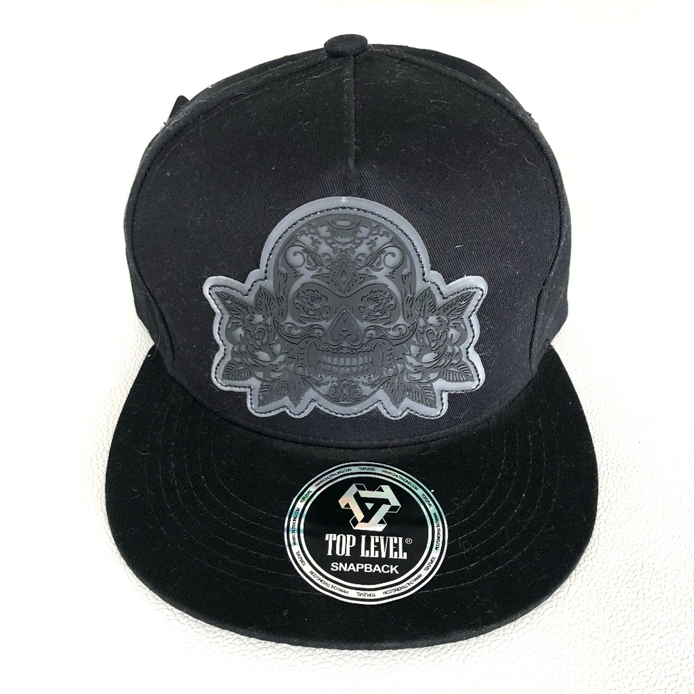 Skull Black Snap Back Hat
